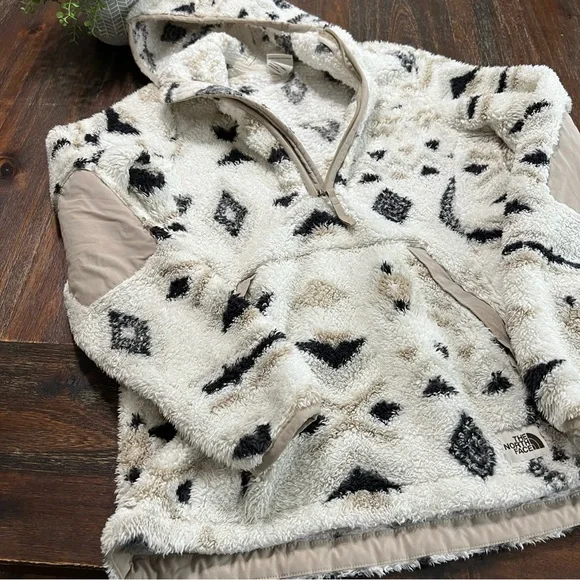 Sherpa pullover sweatshirt v neck zip pockets cream white black tan tribal Small - Picture 4 of 10